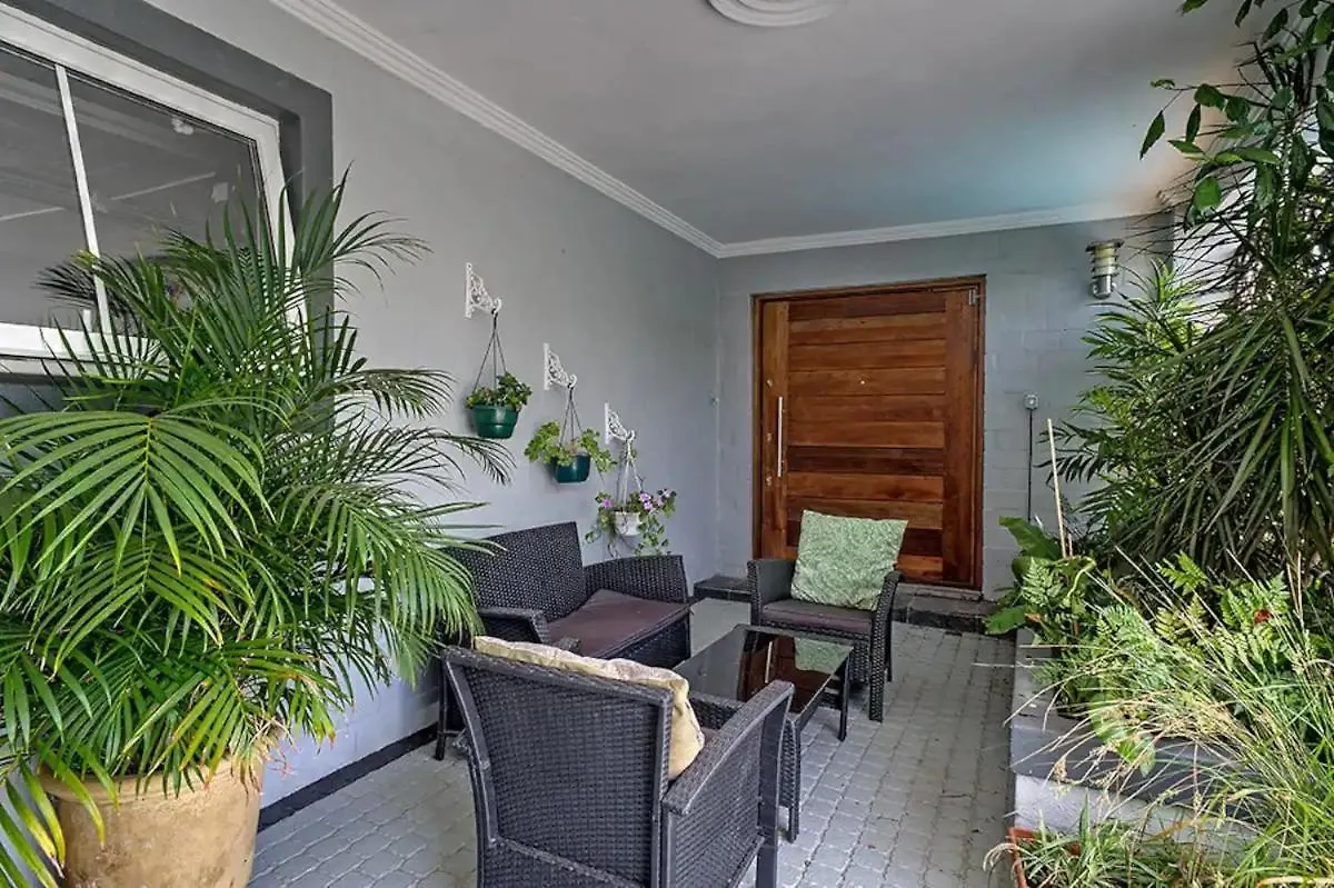 Tuscan Villa Felice Near West Coast ケープタウン 0*,
