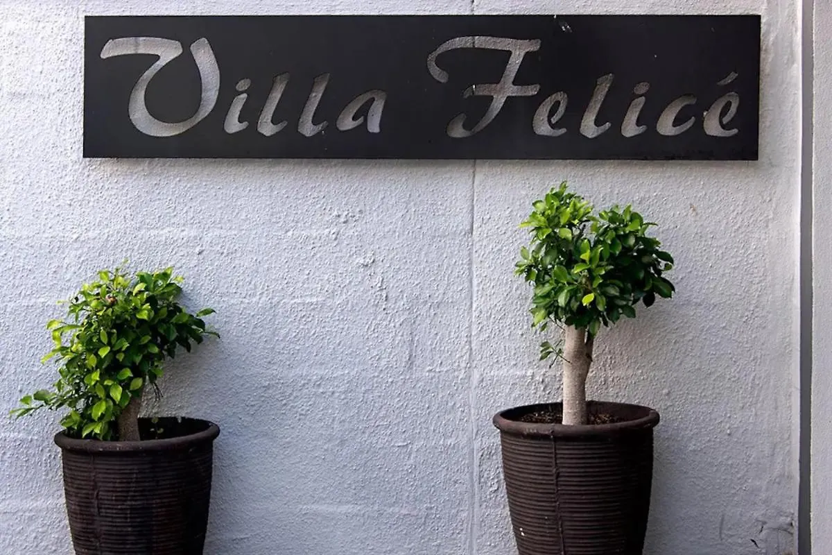Tuscan Villa Felice Near West Coast ケープタウン